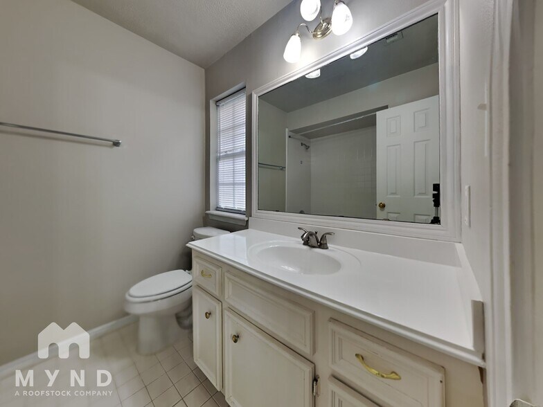 Building Photo - 14226 Reissen Ln