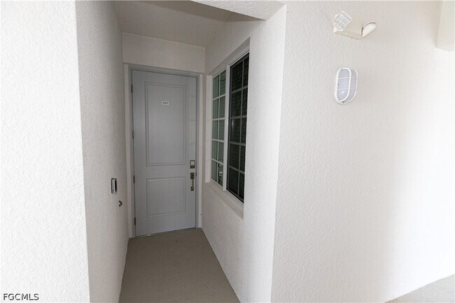 Building Photo - 15405 Grn Acrs Ave
