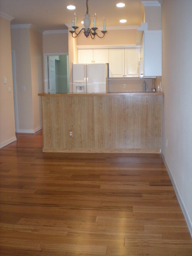 Building Photo - Townhouse in Desirable Newcastle 1st Month...