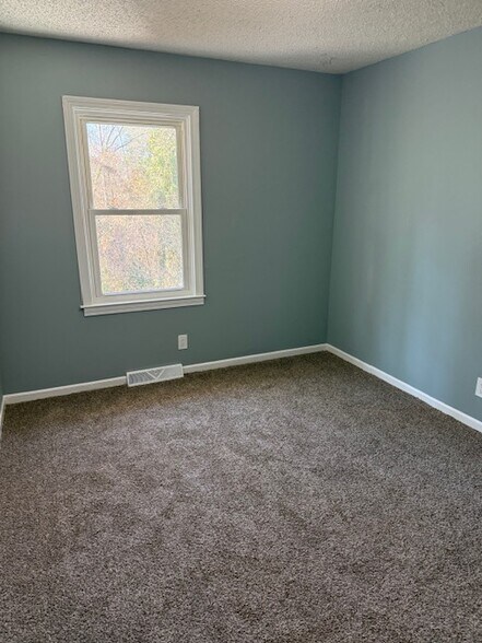 Building Photo - 116 Pine Creek Court Ext