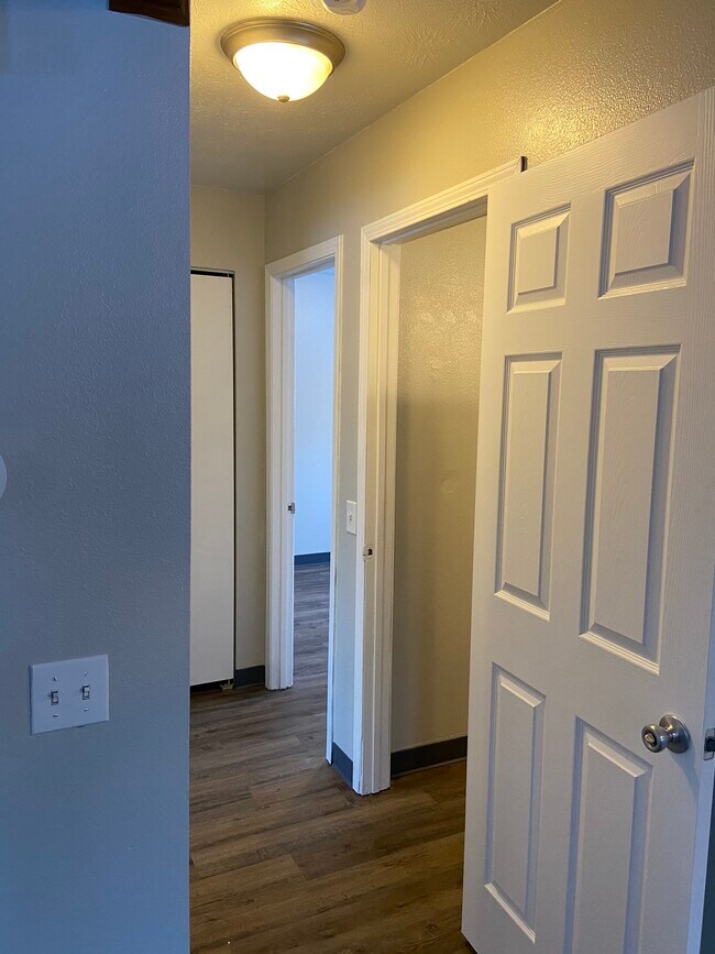 Building Photo - 200 W Heritage Drive