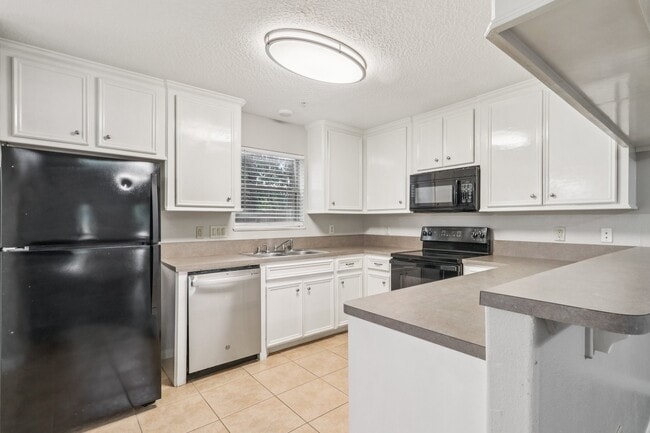Building Photo - 100 Westpark Dr