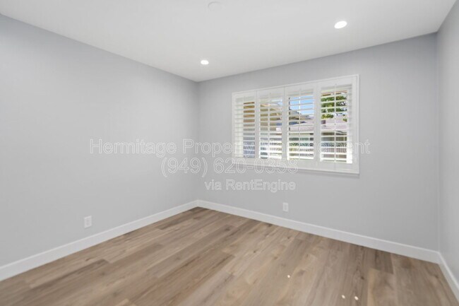 Building Photo - 1199 E 1st St