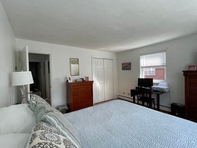 Building Photo - 32 Whitman Rd