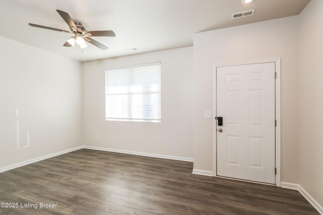 Building Photo - 621 Toll House Ct