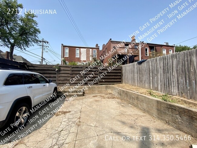 Building Photo - 2712 Louisiana-