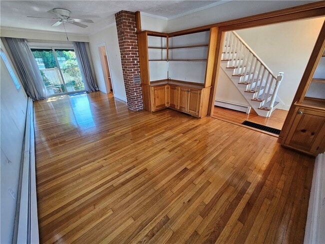 Building Photo - 10 Cherry St