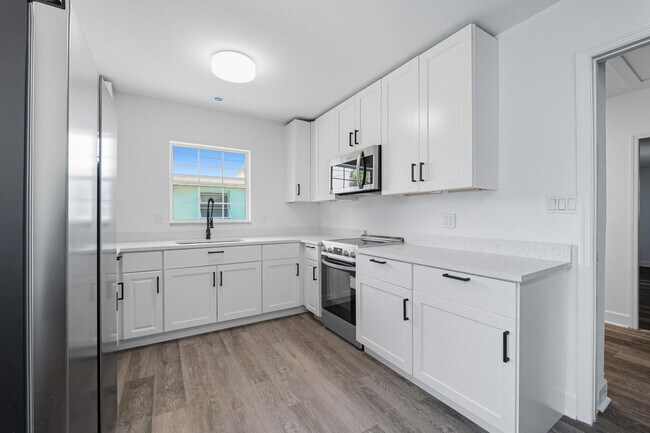Building Photo - 2491 Coronado Way