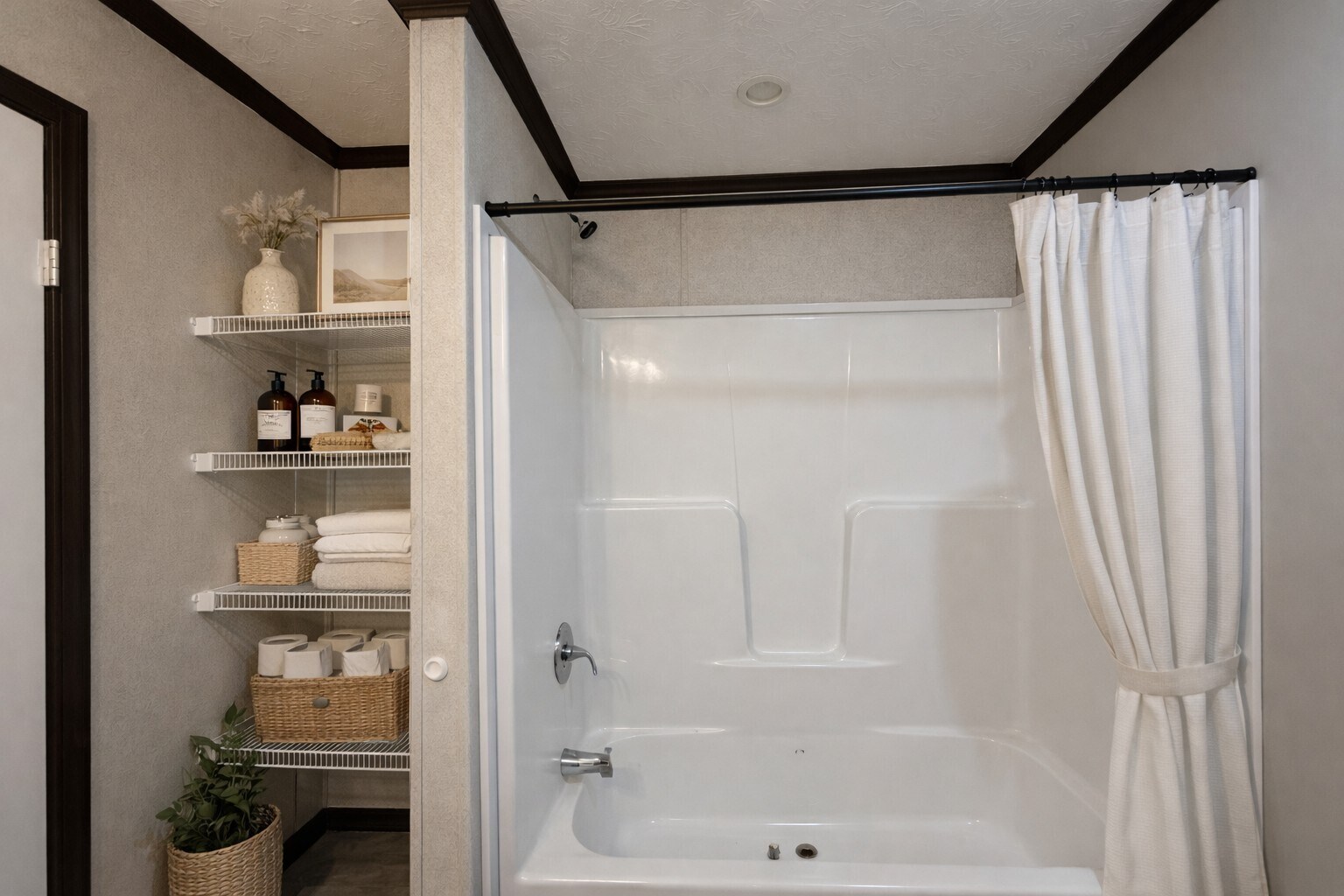 Building Photo - 10610 State Rte 762