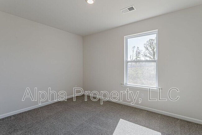 Building Photo - 816 Wolverine Ln