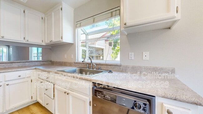 Building Photo - 1107 Navarro St