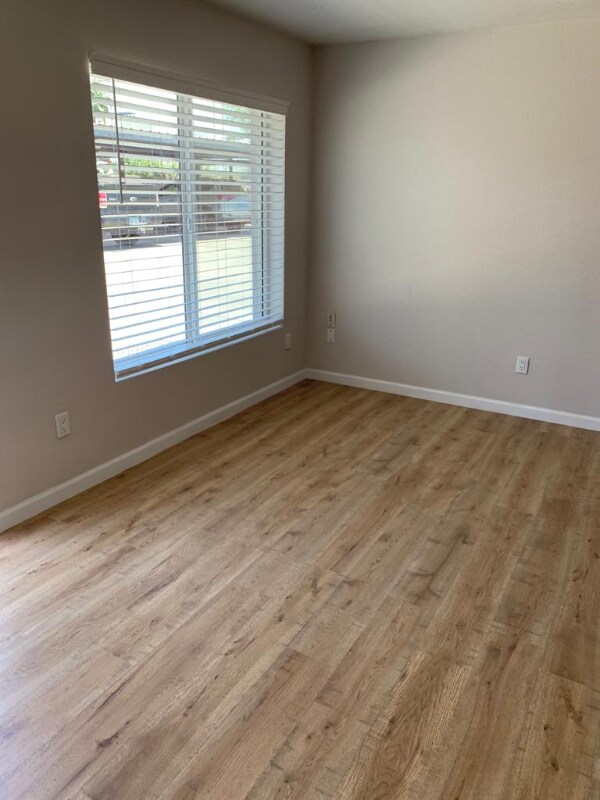Building Photo - 340 W Highland Ave