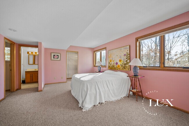 Building Photo - 2504 Sheffield Cir N