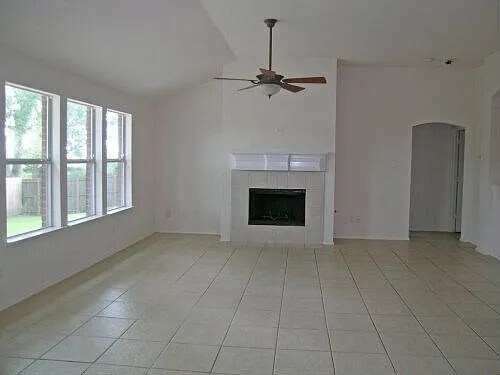 Building Photo - 12204 Half Hitch Trail