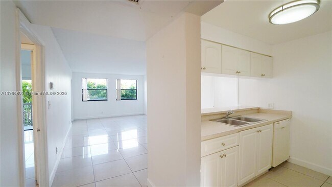 Building Photo - 8100 Geneva Ct