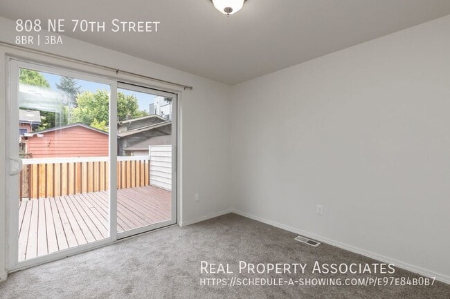 Building Photo - 808 NE 70th St