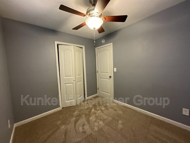 Building Photo - 801 W Nixon Dr