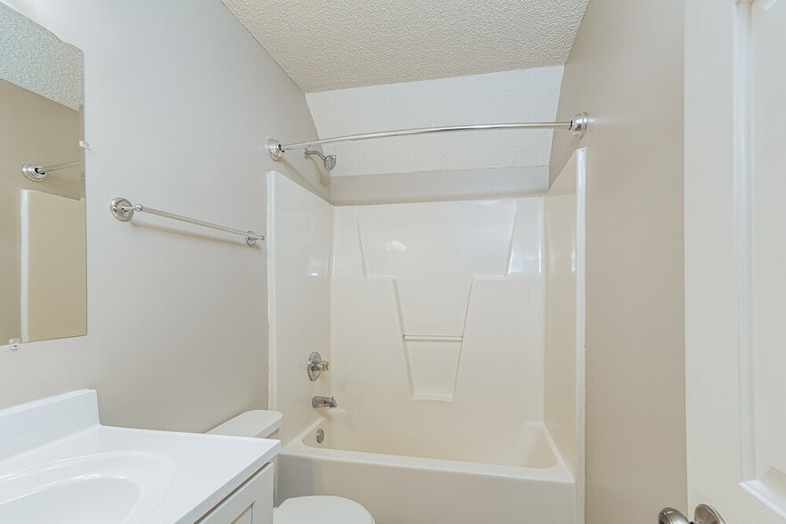 Building Photo - 525 Hidden Cellars Dr