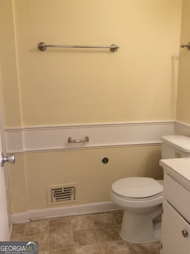 Building Photo - 5022 Rock Springs Rd