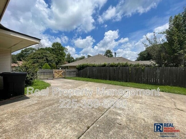 Building Photo - 1228 Beckenham Dr