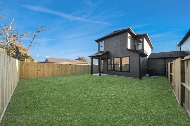 Building Photo - 5531 Nielan St