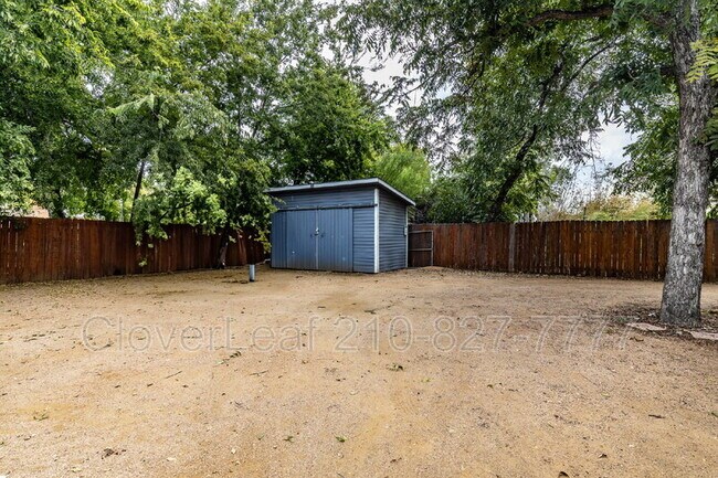 Building Photo - 405 Florida St