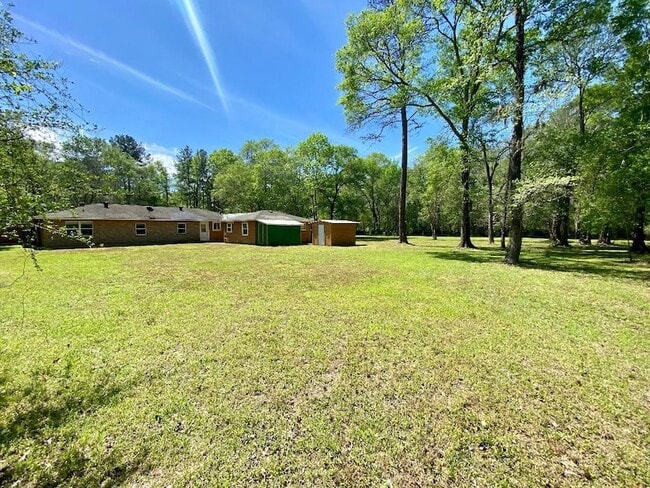 Building Photo - 10451 N Essex Dr