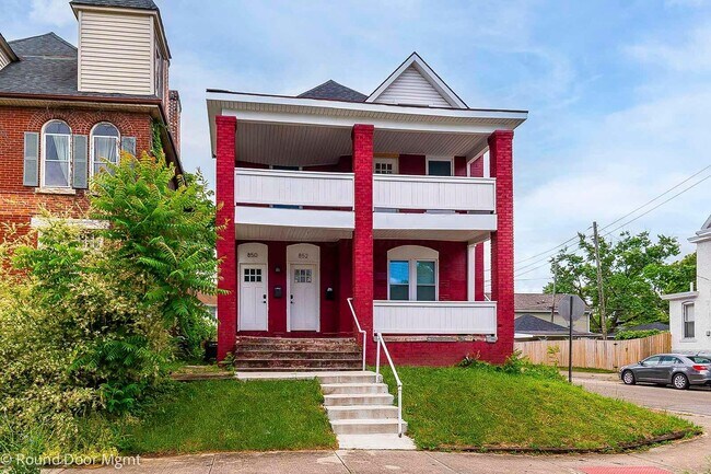 Primary Photo - 850 Wilson Ave
