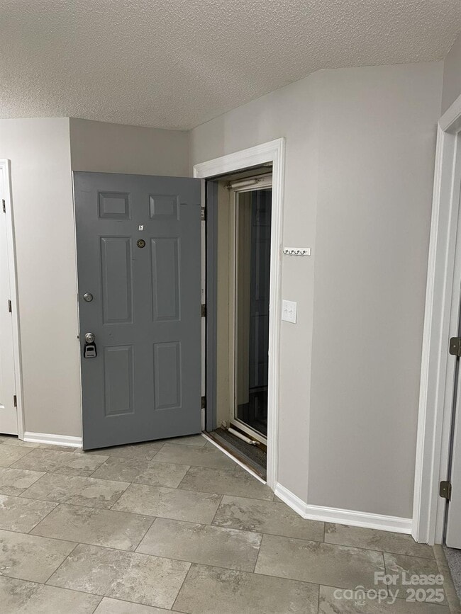 Building Photo - 19831 Henderson Rd