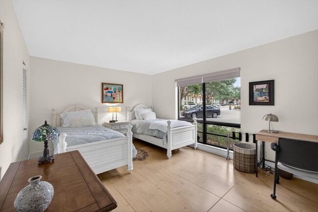 Building Photo - 611 Brackenwood Cove