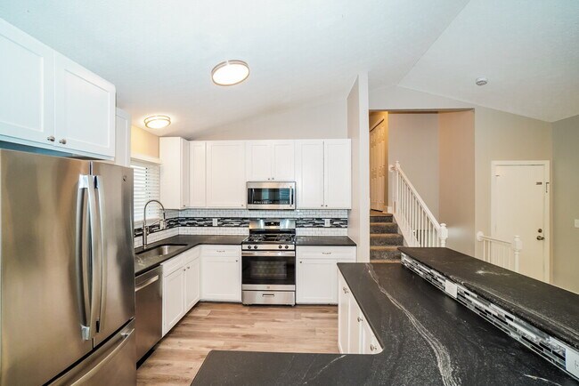 Building Photo - 4581 Dungannon Dr