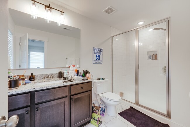 Building Photo - 374 Arch St