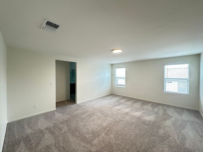 Building Photo - Tarim