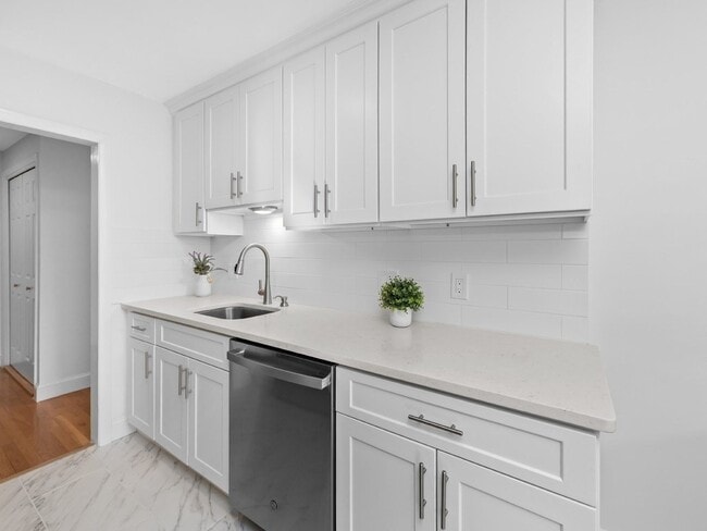 Building Photo - 131 Sewall Ave