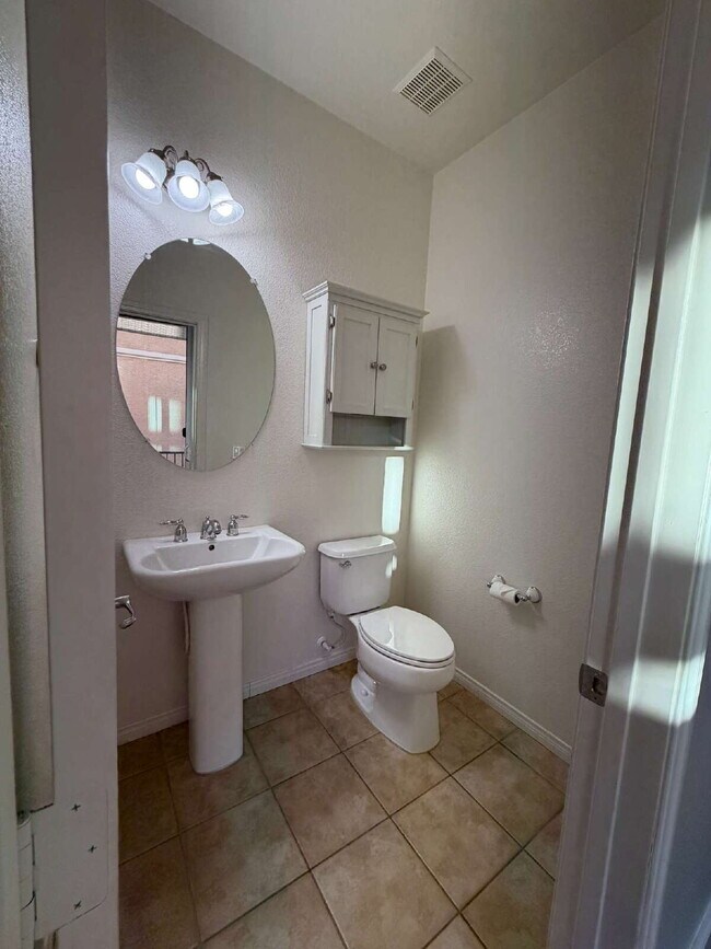 Building Photo - 3 Bed 3.5 Bath Summerlin - MOVE IN SPECIAL