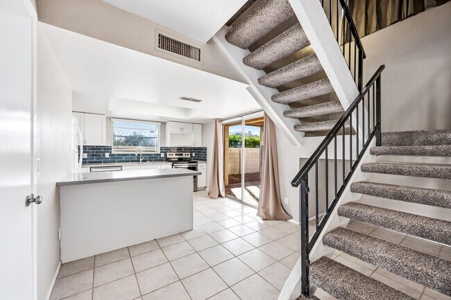 Building Photo - 860 S Rio Dr