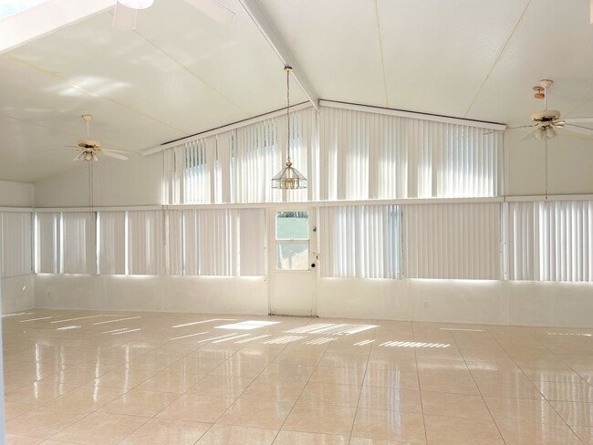 Building Photo - 212 Purslane Pass