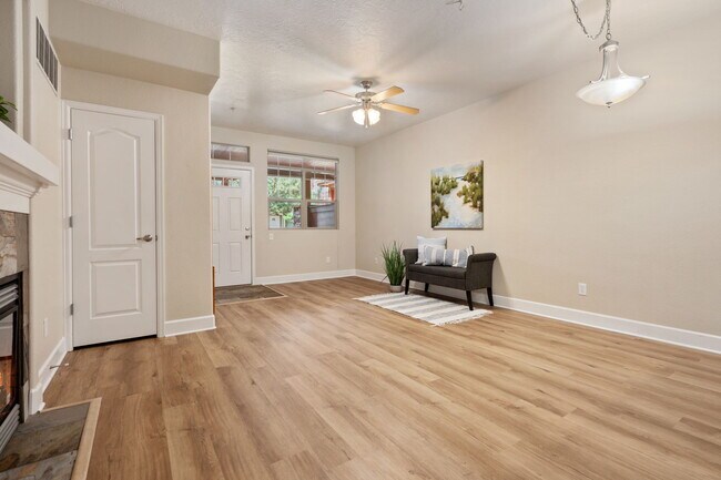 Building Photo - 4101 Crittenton Ln