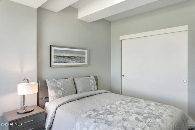 Building Photo - 7117 E Rancho Vista Dr