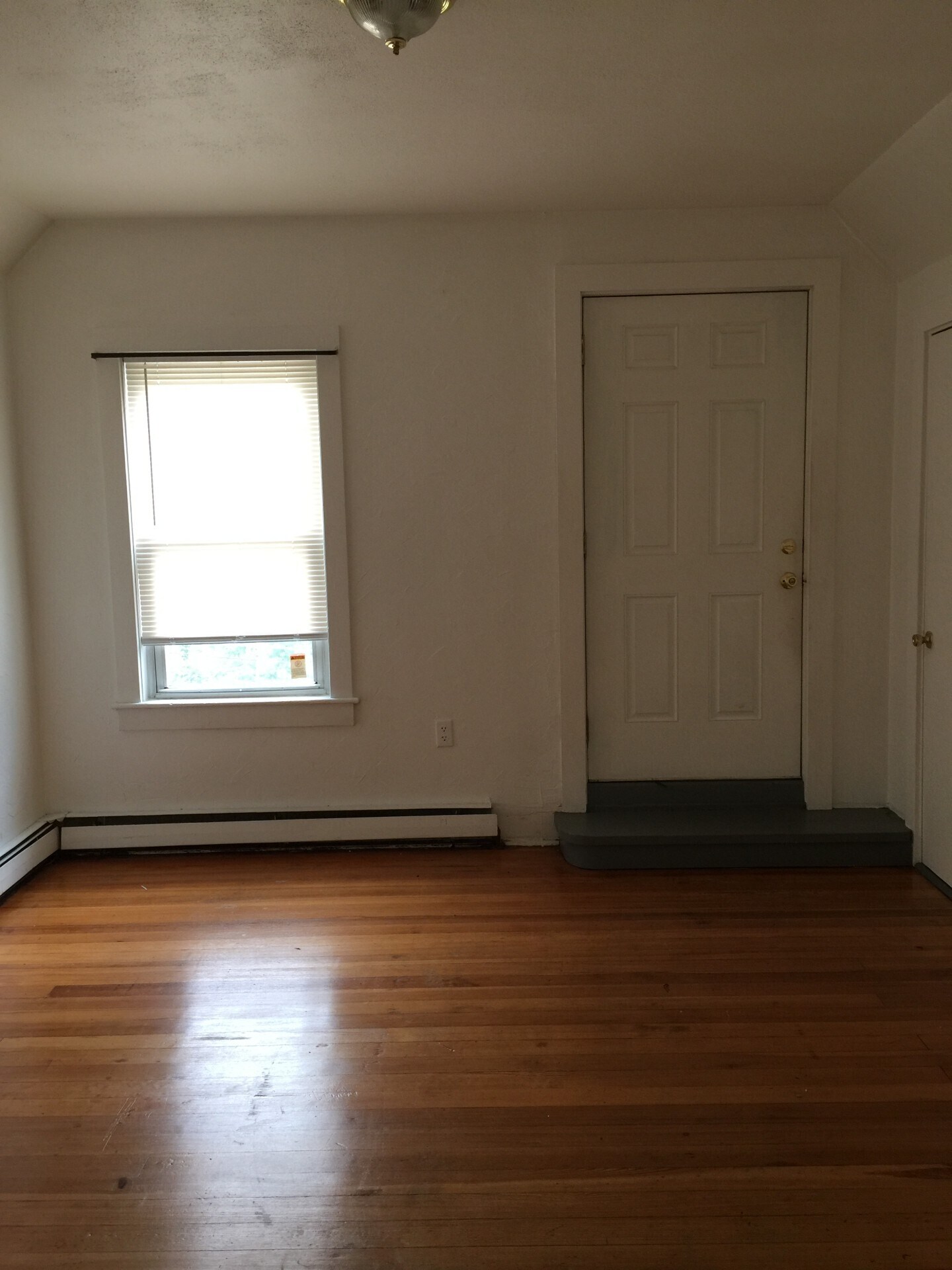 Building Photo - 9 Chestnut Ln