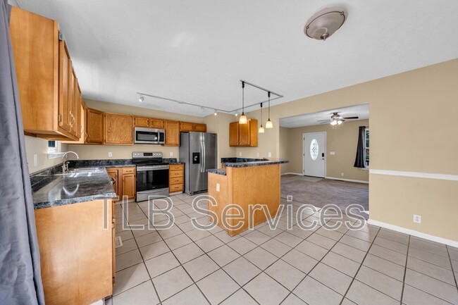 Building Photo - 211 Fall Creek Dr