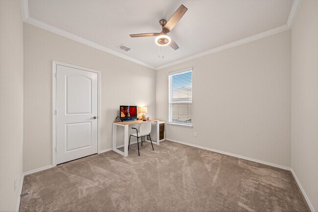 Building Photo - 610 Ridgehorn Dr