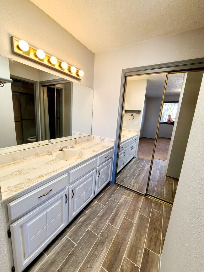Building Photo - Coming August 11th, 2026! 2 bed 2 bath townhome! Must See!!