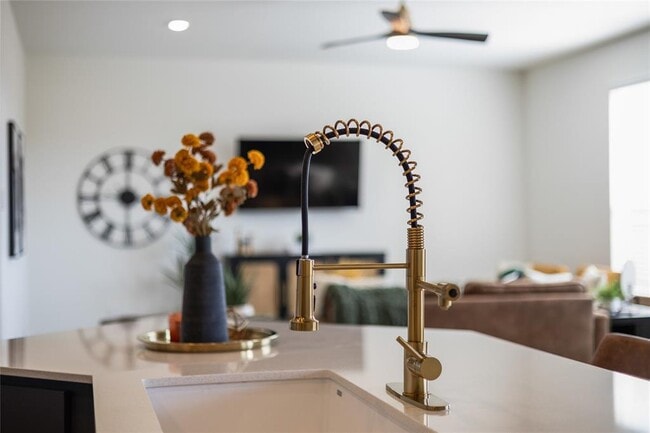 Building Photo - 1905 Red Berry Pass