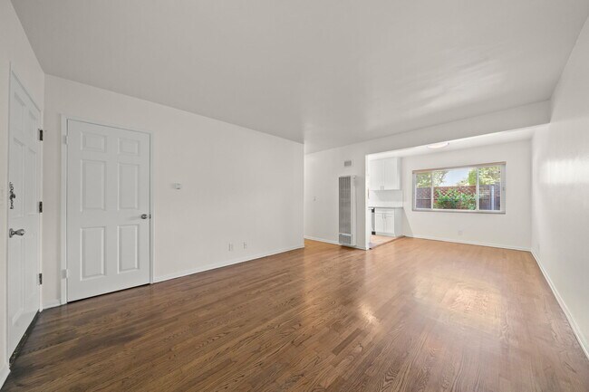 Building Photo - 1517 Harvard St