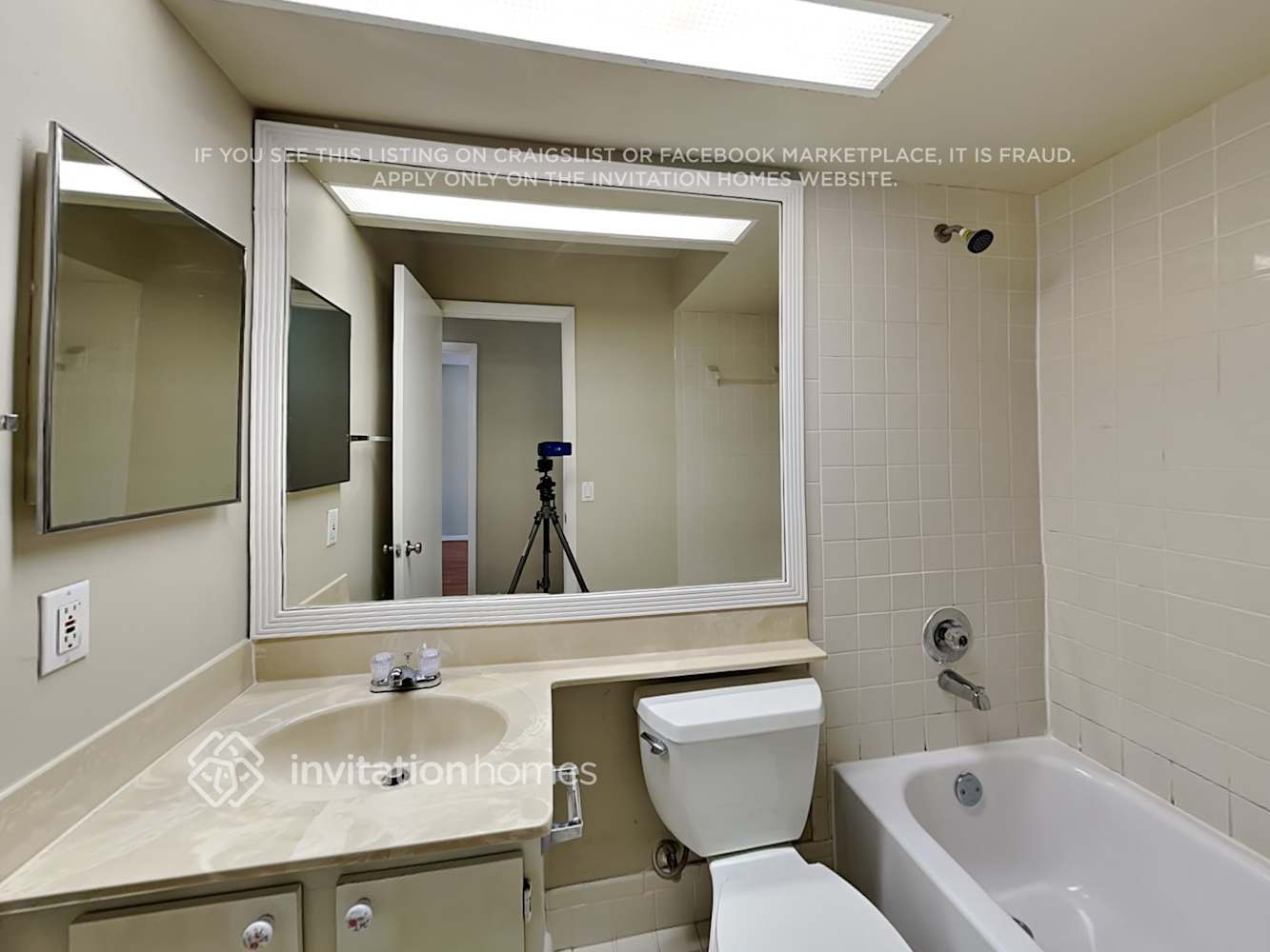 Building Photo - 1930 NW 39th Ave