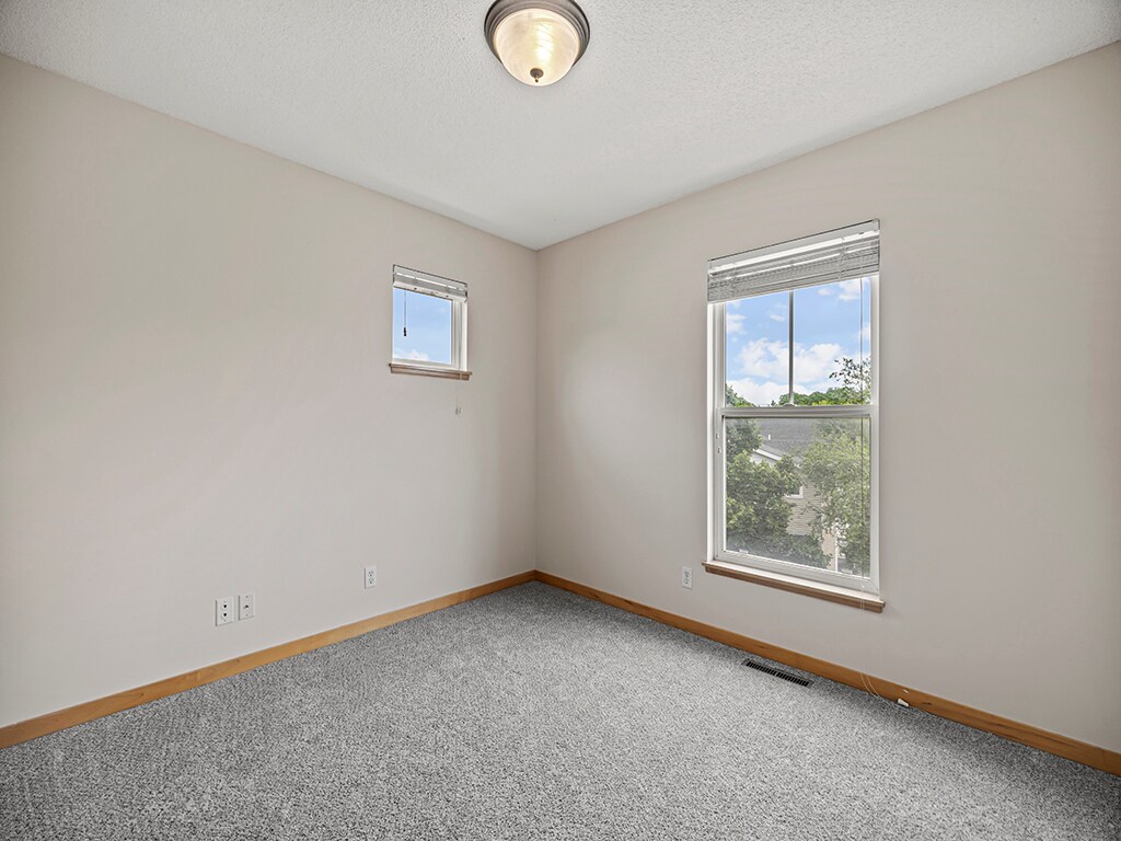 Building Photo - 906 New Century Blvd S