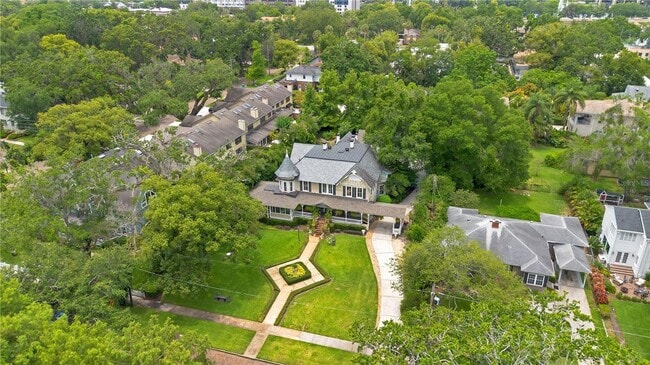 Building Photo - Queen Anne Victorian Estate