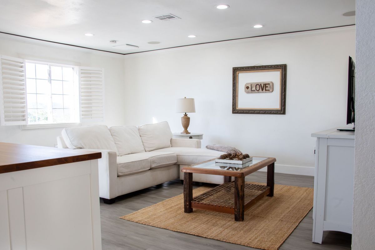 Building Photo - 37645 Vía De Los Arboles