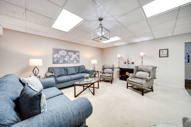 Building Photo - 200 Sanders Ferry Rd